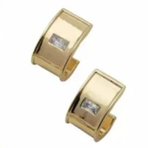 Short & Suite Gold Hoop Earrings - Picture 2 of 3